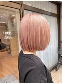 ピンクベージュ ボブ ハイトーン