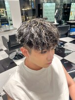 オーシャントーキョー(OCEAN TOKYO)&nbsp;刈り上げマッシュハイライトツーブロックパーマ