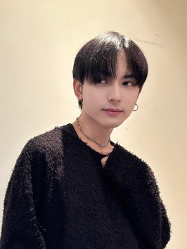 スタッド 松戸(stud. Men‘s) フェザーパーマ/ニュアンスパーマ/センターパート/毛流れパーマ