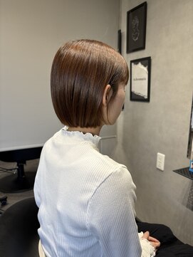 アクロマティック(Achromatic) ミニボブ/タッセルボブ