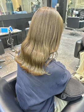 ケンジ ツルヤチョウ(KENJE tsuruyacho) ベージュ/オリーブベージュ/ウェーブ巻き