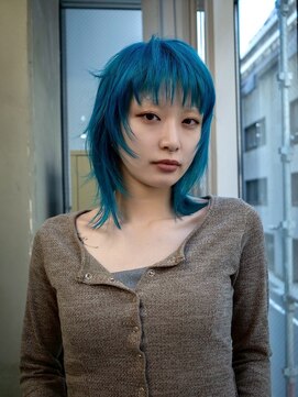 ギークス(GEEKS) 【GEEKS渋谷】ターコイズブルー/ウルフ/ミディアムレイヤー/小顔