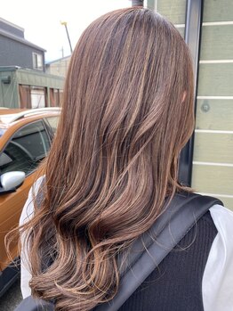 ヘアデザイン ベロニカ(hair design Belonica)の写真/毛先まで潤う、理想のうるツヤ髪へ。カラーやパーマで傷んだ髪に、内部からしっかり栄養を補給＊