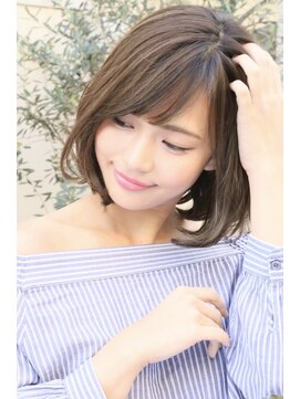 ロエナ(ROENA) 20代30代40代50代小顔カット黒髪ワンレンボブルフネビージュ前髪