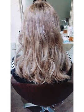 リアリス フレーゼ(Realis Fleuze) 【Realis Fleuze】ホワイトベージュ