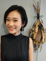 ウィーク 梅田(UiiC)&nbsp;アレンジ自在◆かき上げ大人くびれショート【uiicumeda sachi】