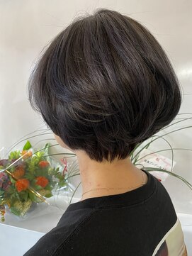 ミコノス(MYKONOS) お手入れ簡単☆ひし形ショートボブ