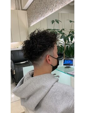 ヘアーアンドメイク ブリリアント(hair&make BRILLIANT) フェードツイストパーマ