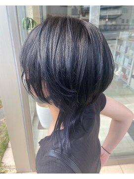 ヨンセンチメートル 横川店(4cm) 【金沢ウルフカット】艶感ブルーブラック #２０代３０代