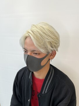 アッシュ 長津田店(Ash) ホワイトブロンド×センターパート　10代20代30代　【篠崎】