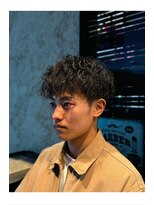 アーマイゼ(Ameise) ツーブロック×波巻きパーマ