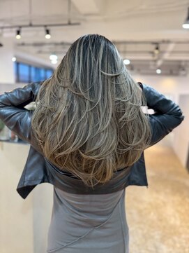 メリー オオサカ(Merly Osaka) 海外balayage × layer cut