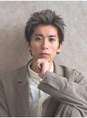 ラフな束感で魅せる無造作ショート