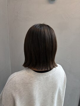 ラグヘアーワークス 草薙店(LAG HAIR WORKS) アッシュ系カラー×外ハネ切りっぱなしボブ