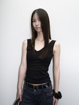 ポートラブ(Portlove)&nbsp;ロングレイヤー　顔周りレイヤー　大人ロング　レイヤーカット