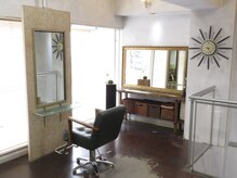 ワンダーヘア(Wonder hair)の雰囲気（洗練されたヴィンテージ調のお洒落空間で、ゆったり贅沢な時間を）