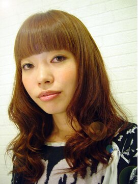 アヴァンティ ヘアーアンドスパ(avanti hair&spa) ぱっつん前髪にゆるふわウェーブ