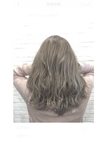 ルートヘアー(Root Hair) ハイライトでパールベージュ