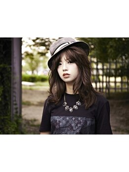 今までにない立体感を追求したツヤカラー♪旬カラーや個性的なカラーを楽しむなら≪BluBlu≫にお任せ！