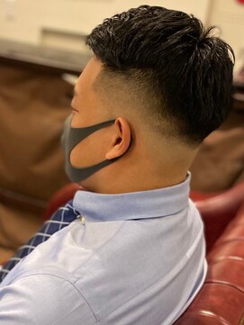 バーバーリング メソッド(BARBERING METHOD) ビジネスマンにオススメのフェードカットスタイル