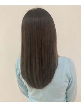 ブラット(Brat) 透明感カラー