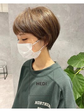 エディー(HEDI) ハイトーンショートボブ