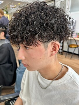 ウェイビーエフティフィフス 横浜西口(WAVEY ft.fifth) 波巻きスパイラルパーマメンズマッシュツイストスパイラルパーマ