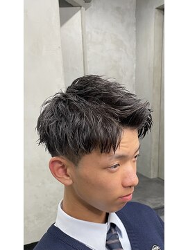 クロー(CROW) 刈り上げツーブロック×王道アップバンク