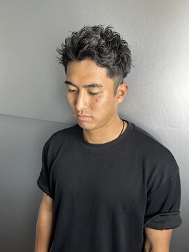 ゼスト リル 新宿(ZEST lill) スパイキーショート ピンパーマ ホワイトメッシュ 落合陽世