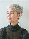 憧れのグレイヘアーに。