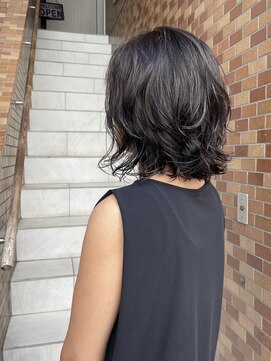 ネオリーブ チロル 横浜西口店(Neolive CiroL.) ミディアムパーマ 低温デジタルパーマ 【miku】