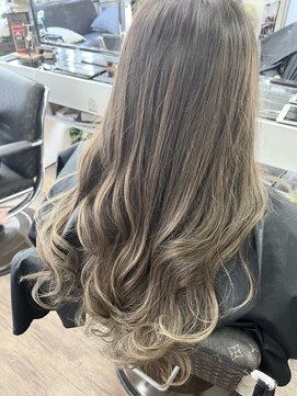 ロングレイヤー×グレージュハイライト【西武新宿駅】