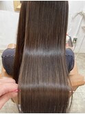 冬の艶髪◎縮毛矯正で叶える前髪ありストレートロング