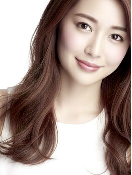アリーナヘア(ARENA HAIR)の写真/白髪をぼかす活かす隠す技で、ダメージレスなブリーチなし施術をプロ目線で提案◎ワンランク上の美髪へ☆