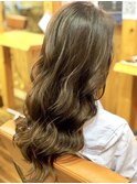 ハイアッシュバレイヤージュ×大人かわいいゆるウェーブ