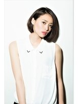 ナンバー エミライ 溝の口(N° emirai)&nbsp;大人かわいい小顔アッシュカラーツヤ感ノーブル前下がりショート