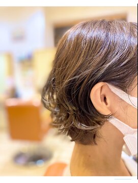 エン(enn) 【enn】マッシュショート×コテ巻き