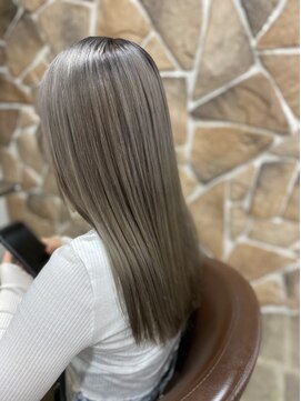 カラーリゾートAi 葛西店 大人気！シルバーグレージュ