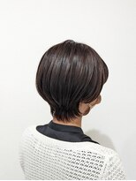 ウミト(Umito)&nbsp;スッキリと　ショートレイヤースタイル