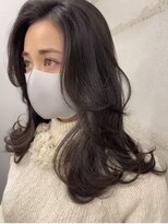 アイヴィー(IVY)&nbsp;小顔見せ韓国ヘア/ラベージュ/チークバングくびれヘア