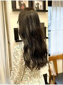 透けるダークグレージュ