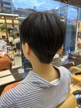 キサ ファータ 恵比寿(kisa fata) 20代30代40代黒髪刈り上げショート メンズライク ぱっつん前髪