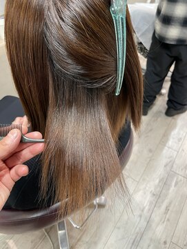 コワファーストナガサキシャンプーボーイ(COIFF1RST NAGASAKI SHAMPOO BOY) 髪質改善縮毛矯正