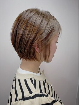 ルーファス メグロ(Ruufus Meguro) 大人かわいい ショートボブ 前下がりボブ ひし形202312