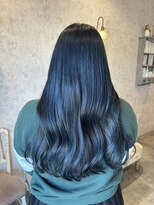 ディーヴァヘアーエズ(DIVA hair Eze)&nbsp;【yui】ネイビーカラー/インナーカラー/ロングヘア