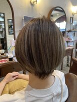 ヴィアンカ(Vianca)&nbsp;大人ショート×グレージュハイライト