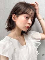 アグノス 青山(Agnos)&nbsp;艶感似合わせカットナチュラルカール斜めバングくびれヘア