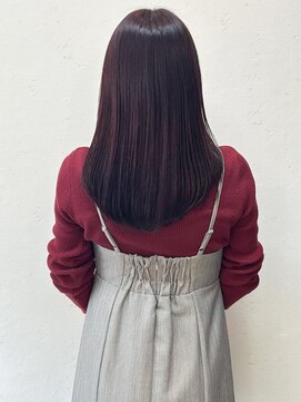セルカ 新宿(CERCA) レッドカラー【CERCA新宿/新宿西口】