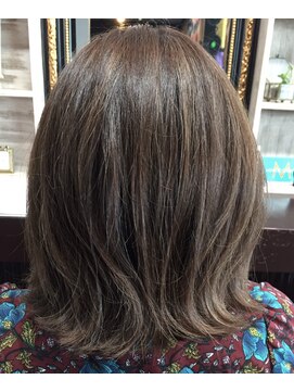 ラルマコア(LA'LMA core) 切りっぱなしボブ×３Dカラ―