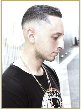 ジジバイワースホワイル(jiji by WORTH WHILE) サイドグラデーションマッシュウルフ七三オールバックコンマヘア